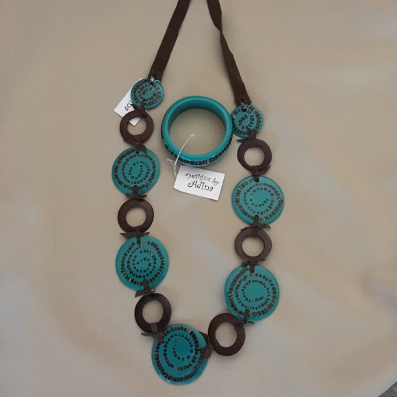 Designs by Adina Jewelry Set - Picture 1 of 5